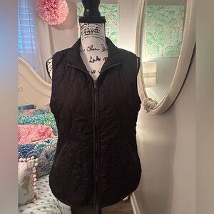 Old Navy black quilted vest, Size Medium